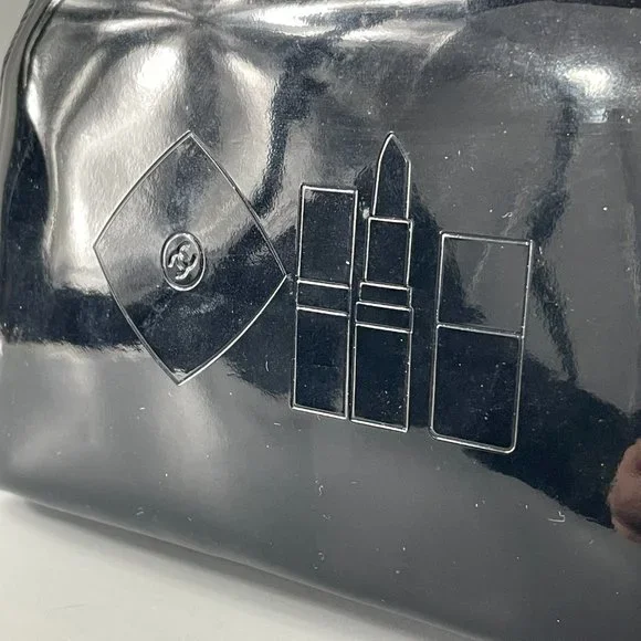 CHANEL Shiny Black Cosmetic Case - Picture 4 of 11